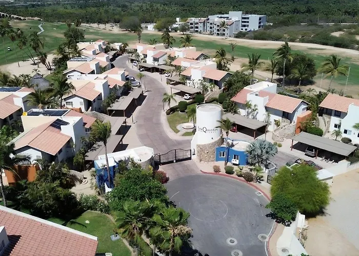 Quintas, Villa
