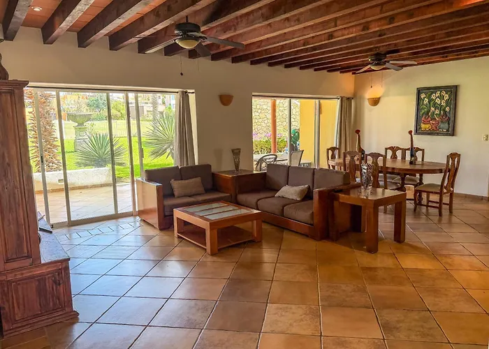 Quintas, Villa *