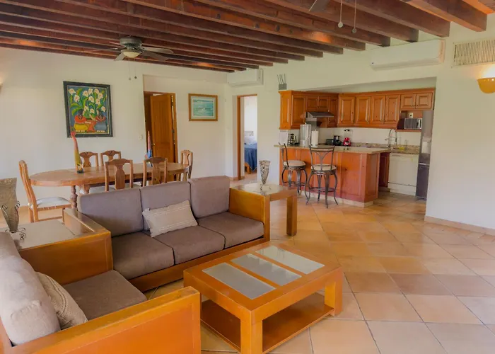 Quintas, Villa *