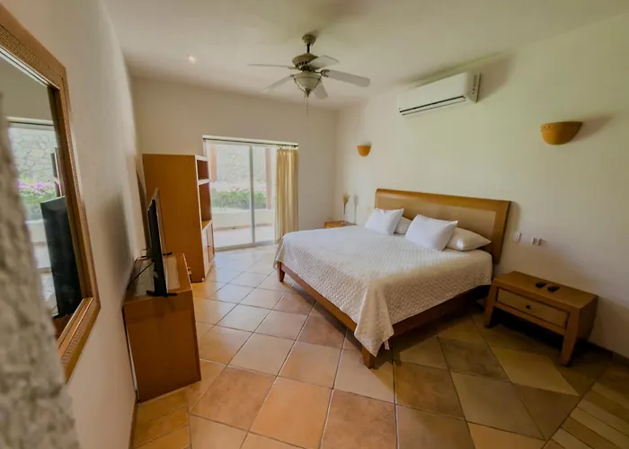 Villa Quintas, *