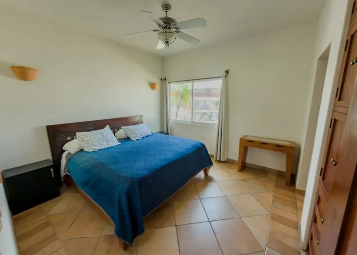 Villa Quintas, *